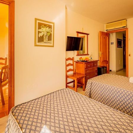 Hotel La Morena Фуeнхирола Екстериор снимка