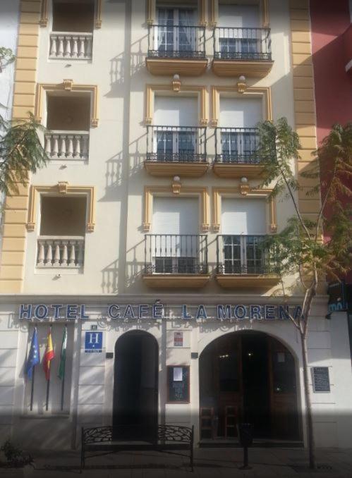 Hotel La Morena Фуeнхирола Екстериор снимка