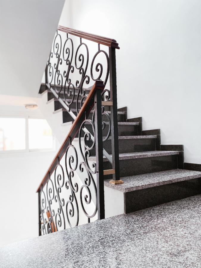 Hotel La Morena Фуeнхирола Екстериор снимка