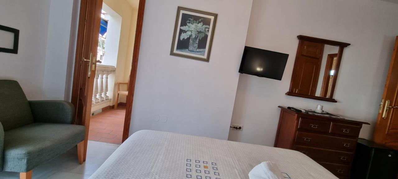 Hotel La Morena Фуeнхирола Екстериор снимка