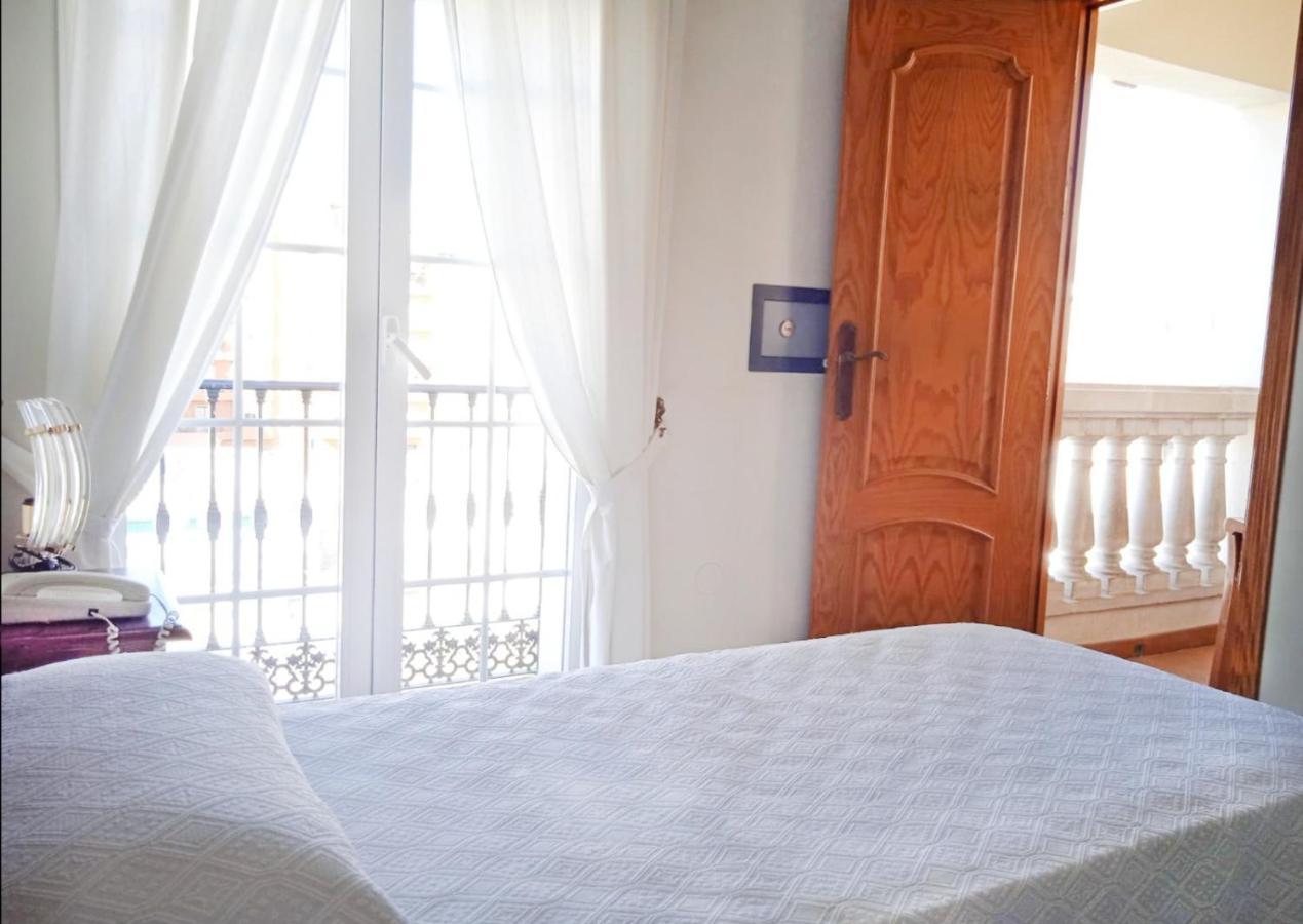 Hotel La Morena Фуeнхирола Екстериор снимка