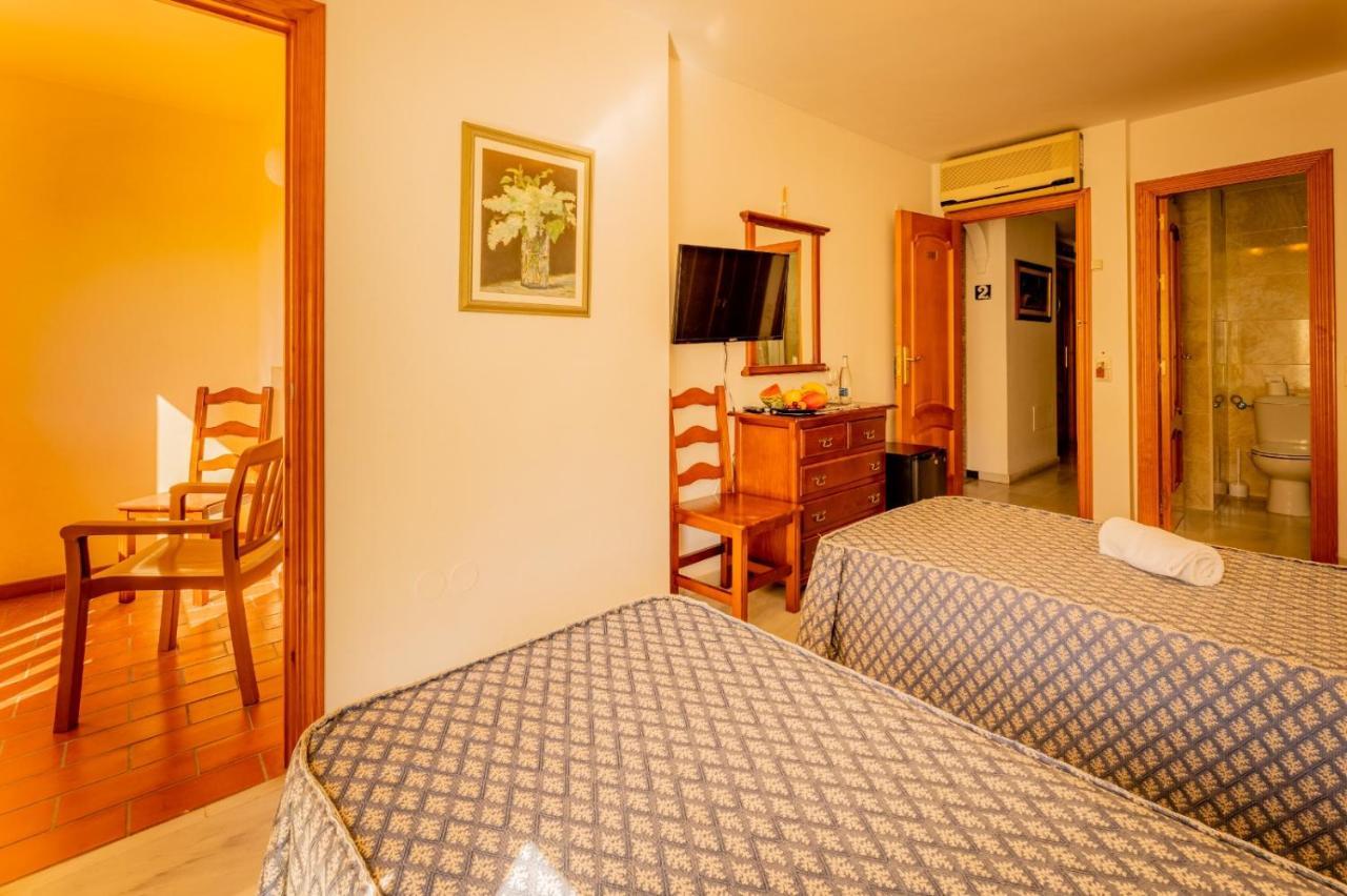 Hotel La Morena Фуeнхирола Екстериор снимка
