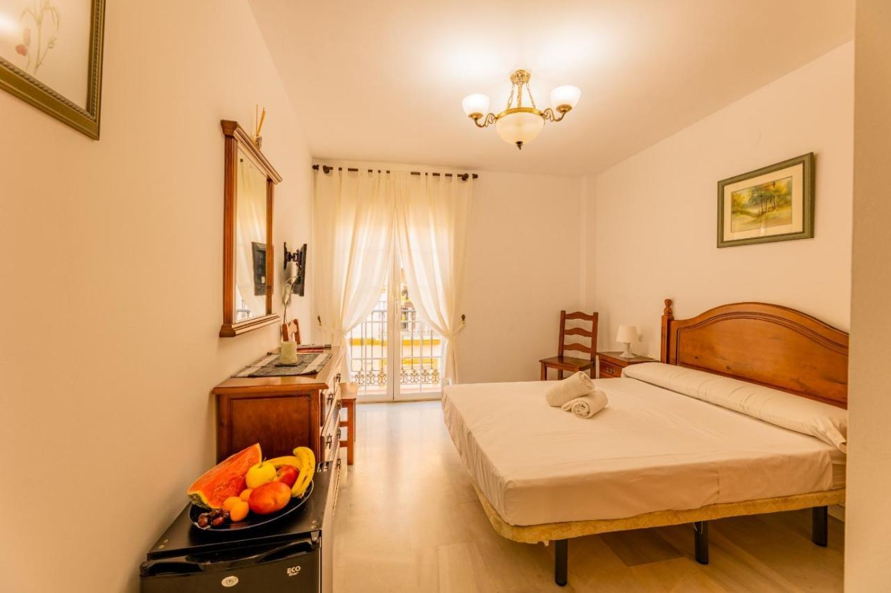 Hotel La Morena Фуeнхирола Екстериор снимка