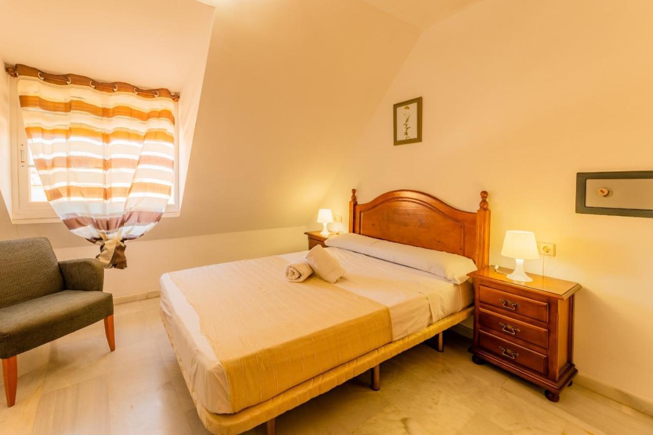 Hotel La Morena Фуeнхирола Екстериор снимка