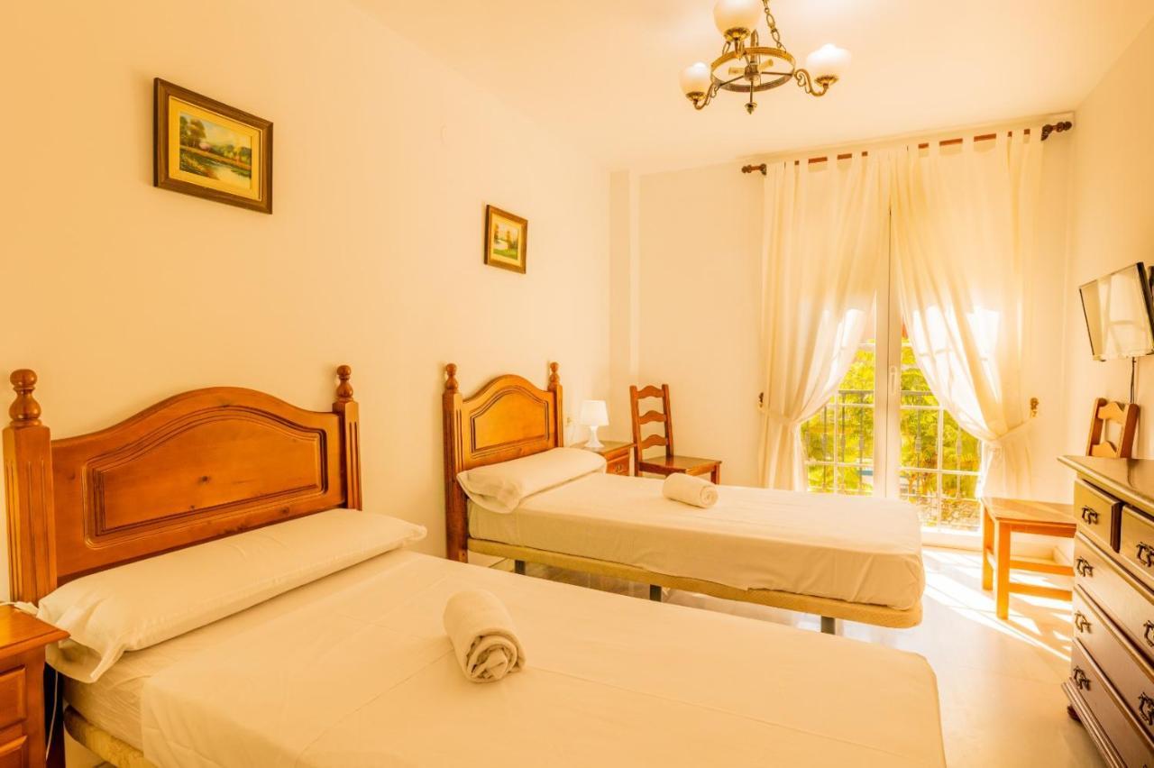 Hotel La Morena Фуeнхирола Екстериор снимка